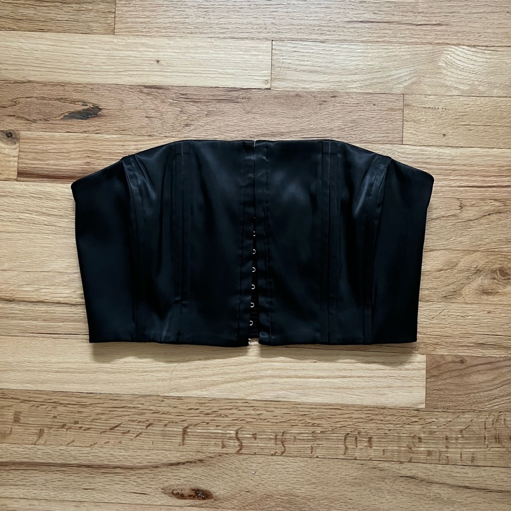 Elegant Black Strapless Women's Corset Top